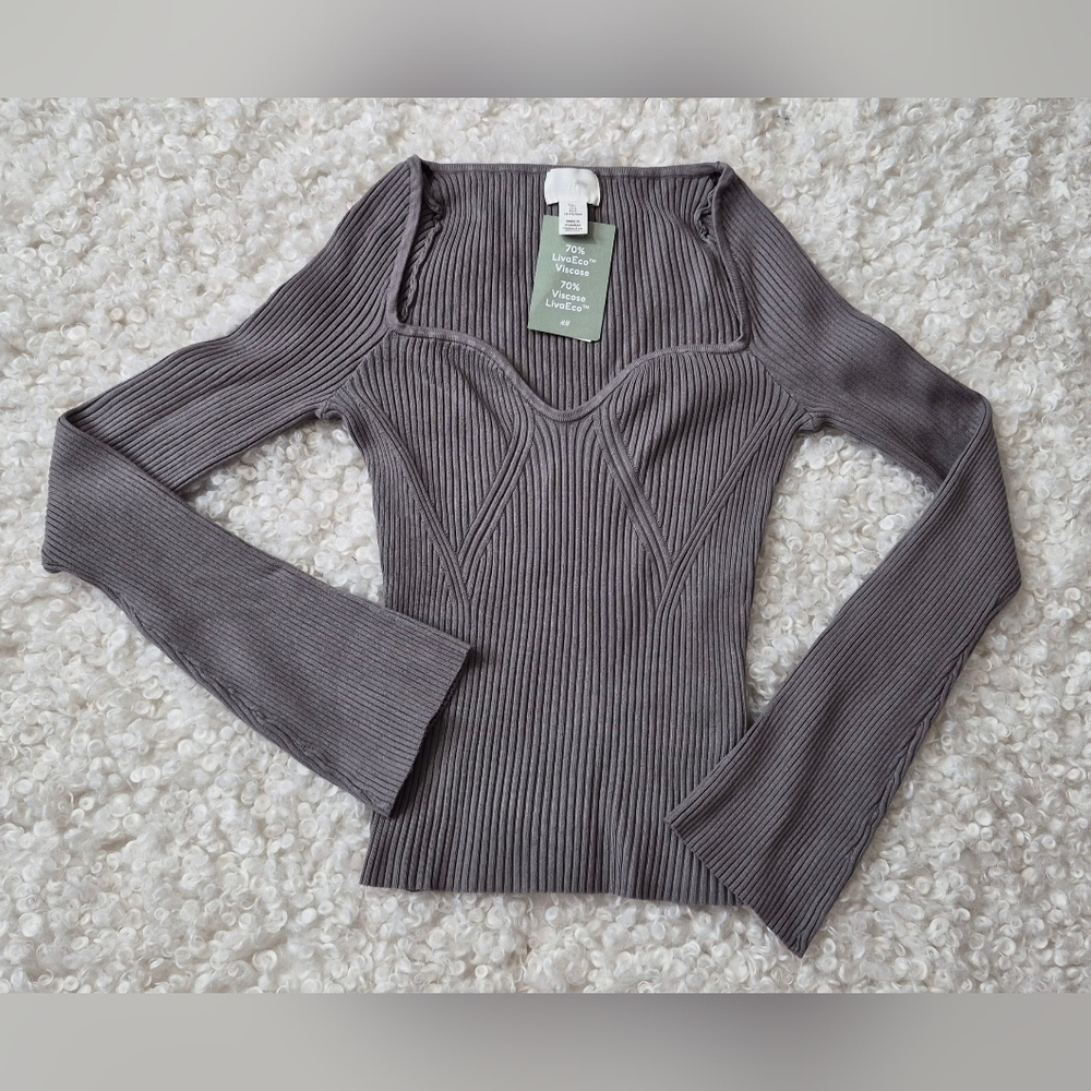 BNWT H&M Rib-knit L Bell Sleeve Sweetheart Neck Gray Sweater Minimalist Neutral - Picture 5 of 11